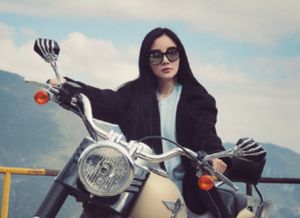 女玩家游戏名霸气