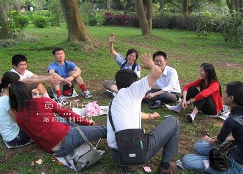 大学班级聚会团体游戏 大学班级聚会团体游戏