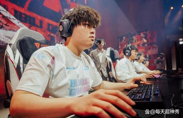 Bin四杀Faker,终局8-0直接超神!BLG逆境创造历史,T1又成季军了 Bin四杀Faker,终局8-0直接超神!BLG逆境创造历史,T1又成季军了