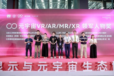 新纪元众星峡谷——颠覆传统的新玩法机制

引言
在数字娱乐的浩瀚宇宙中，每一次技术的革新和玩法的突破都像是星辰的诞生，引领着行业的方向。新纪元众星峡谷便是这样一款游戏，它不仅继承了传统游戏的精髓，更在玩法机制上进行了颠覆性的创新，为玩家带来了前所未有的体验。

一、传统玩法的局限与挑战
传统的游戏玩法往往遵循固定的模式，无论是角色扮演、策略战斗还是解谜探险，玩家在享受游戏乐趣的同时，也逐渐感受到了模式的单一和创新的缺乏。这种局限性使得玩家在长期的游戏过程中容易产生疲劳感，对游戏的兴趣逐渐减弱。
