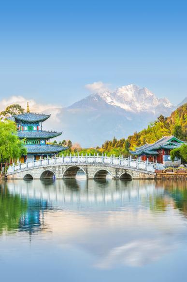 玉龙雪山蓝月谷是人工的吗