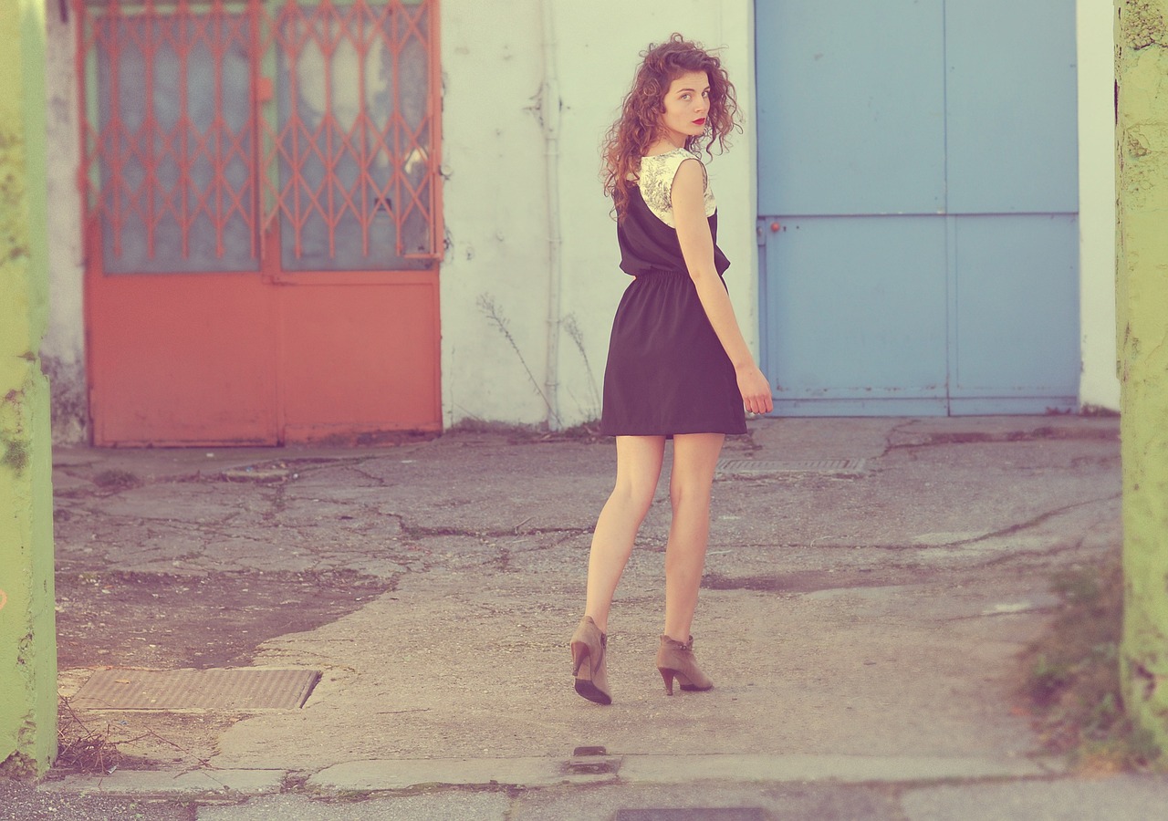 大学生组团陪爬,月入一万五的青春新模式男生女生一起嗟嗟嗟很痛真人 大学生组团陪爬,月入一万五的青春新模式男生女生一起嗟嗟嗟很痛真人