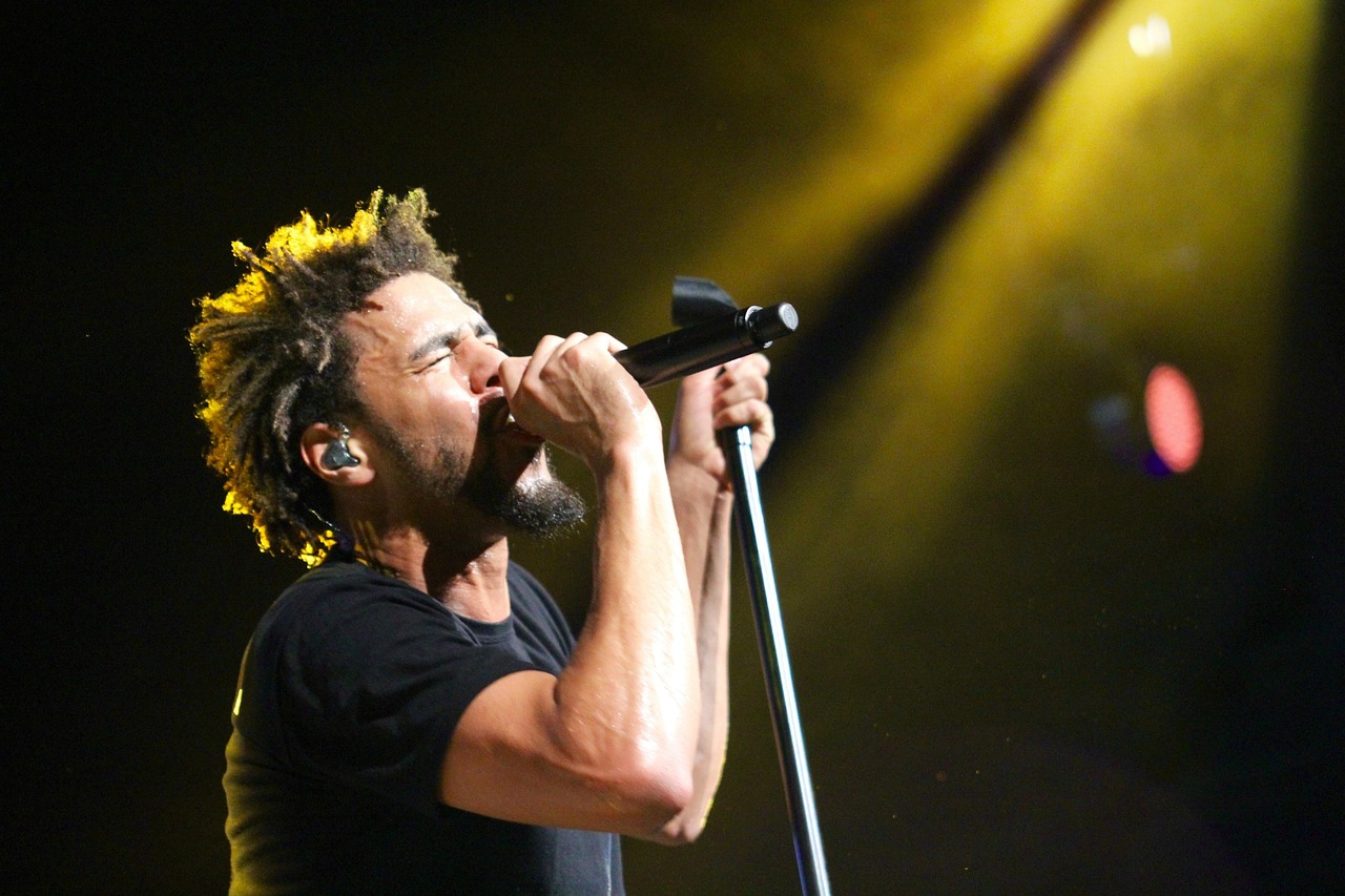 周深在长城脚下的浮光之歌老公每天晚上吃小花园好吗 周深在长城脚下的浮光之歌老公每天晚上吃小花园好吗