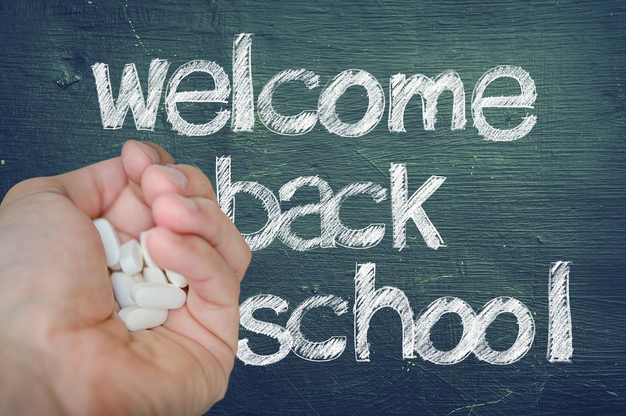 多所高校本研倒挂现象，原因、影响与对策yeezy380蜜桃粉和白色