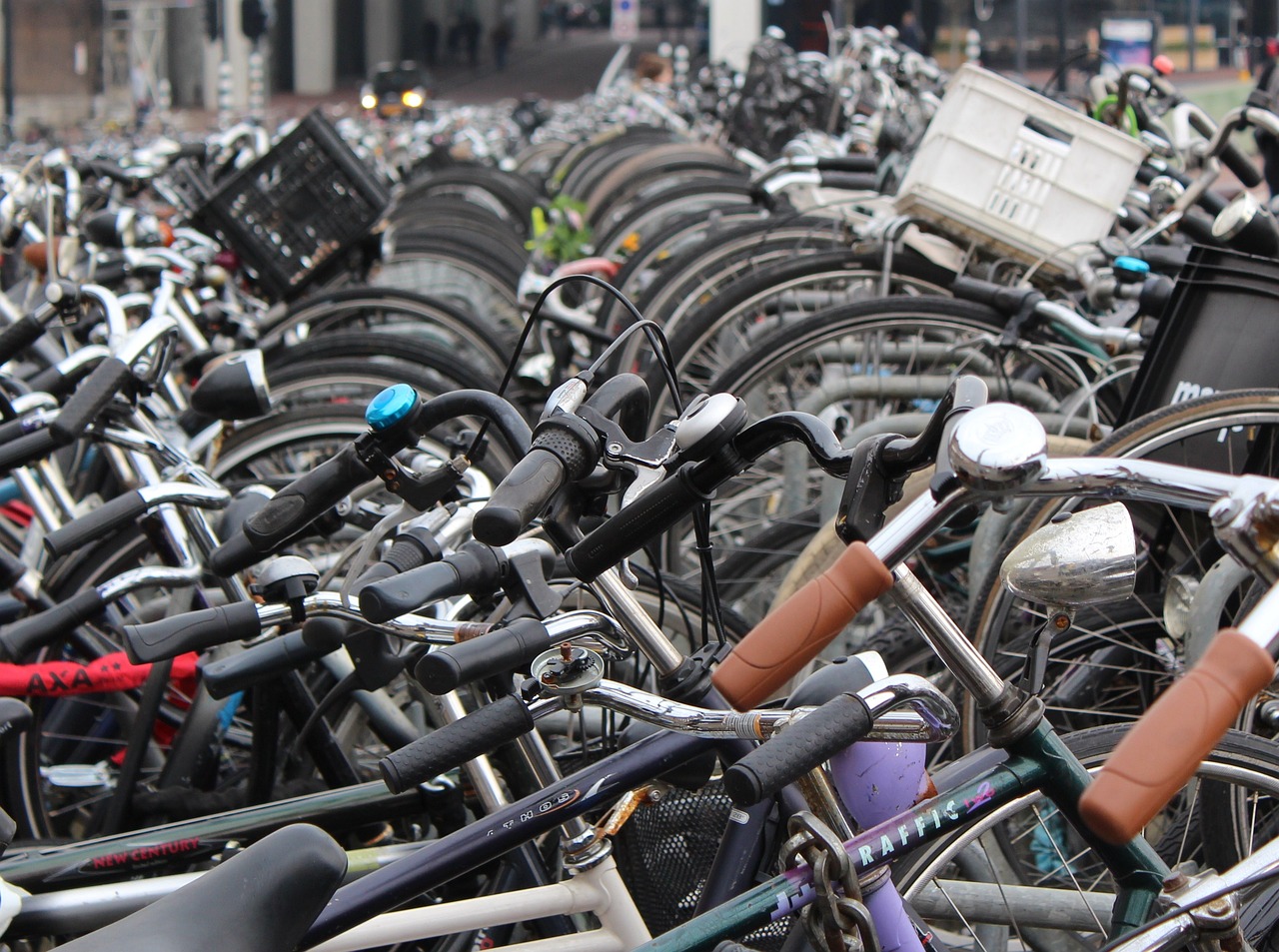 警方澄清，辅警未闯红灯，打铁骑事件纯属谣言旅游换伴交流杨兰刘丹