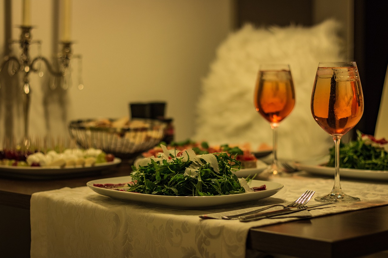 政府食堂美食盛宴,每日数百人共享的民生盛景 政府食堂美食盛宴,每日数百人共享的民生盛景